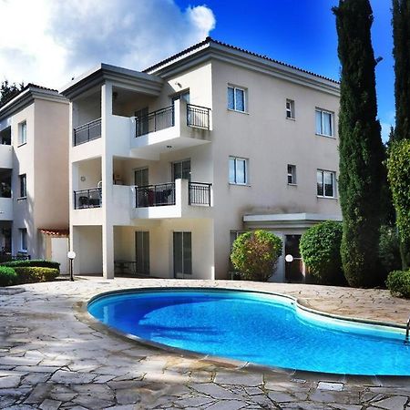 Poolside 2 Bedroom Apt, Paphos Riviera, Universal Area Dış mekan fotoğraf