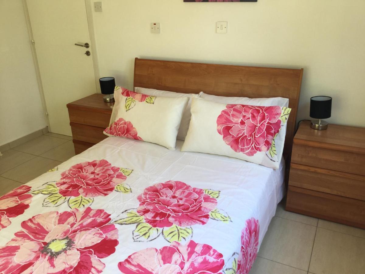 Poolside 2 Bedroom Apt, Paphos Riviera, Universal Area Dış mekan fotoğraf